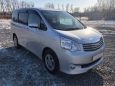    Toyota Noah 2011 , 955000 , 