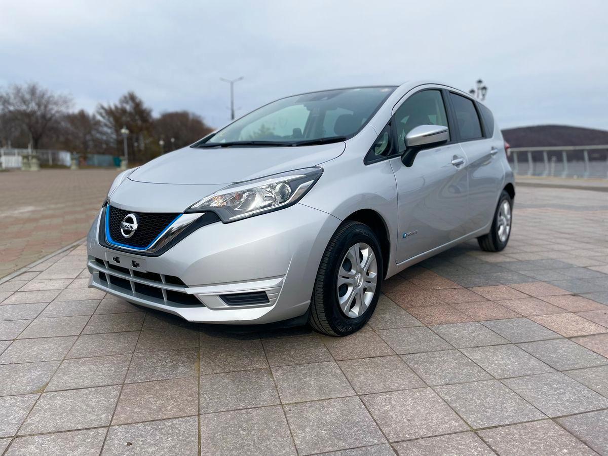 Ниссан гибрид 2017. Nissan note e-power nismo. Ниссан ноут 2018 гибрид. Ниссан нот гибрид шоколадный цвет. Nissan note 2017.