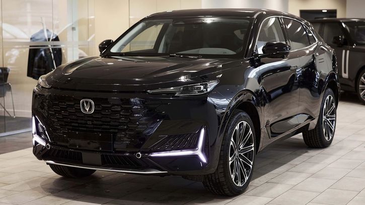 Купить новый Changan UNI-V 2022-2024 1.5 AMT (181 л.с.) бензин робот в Москве: с