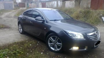  Opel Insignia 2010 , 700000 , 