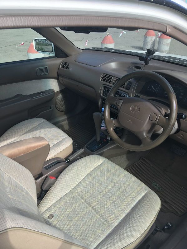  3  Toyota Corolla II 1998 , 165000 , 