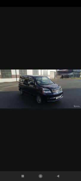    Toyota Voxy 2004 , 810000 , 