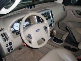 SUV   Ford Maverick 2005 , 555000 ,  