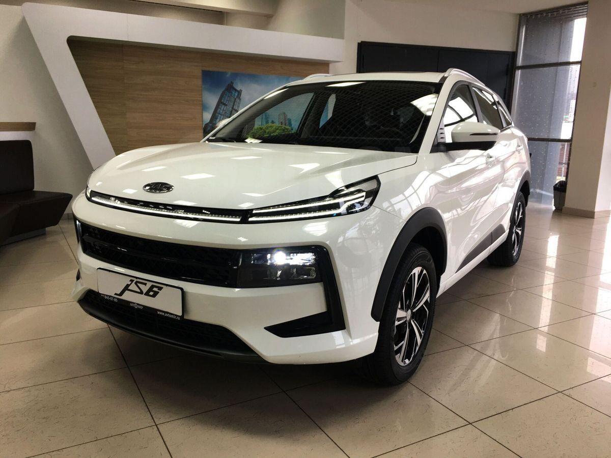 Продам JAC JS6 2023 года в Котельниках, Комплектация «Luxury, АКПП,  передний привод, Московская область, 1.5л., бензин, белый, новая