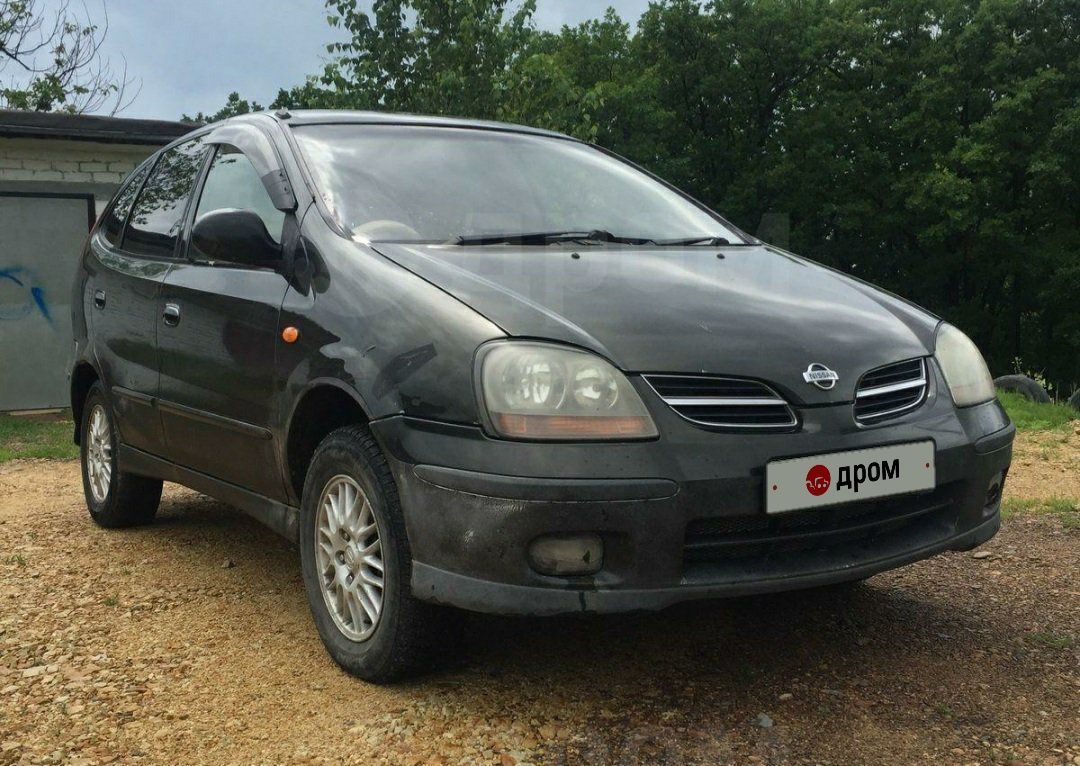 Ниссан Тино 2001