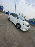    Toyota Isis 2009 , 655000 , 