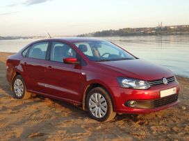  Volkswagen Polo 2015 , 600000 , 