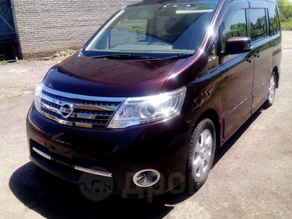    Nissan Serena 2010 , 650000 , 