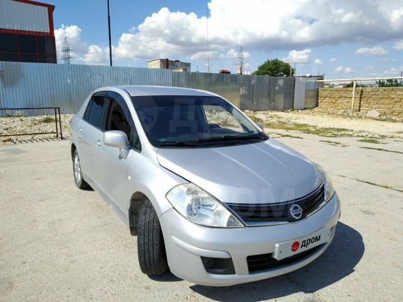  Nissan Tiida 2010 , 400000 , 