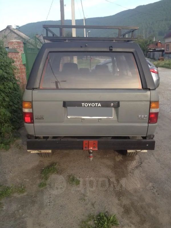 SUV   Toyota Hilux Surf 1988 , 250000 , 