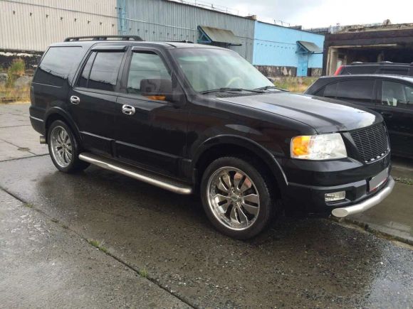 SUV   Ford Expedition 2004 , 850000 ,  