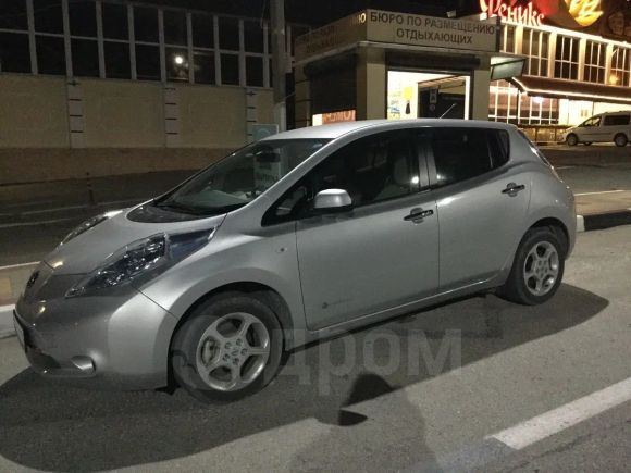  Nissan Leaf 2012 , 500000 , 