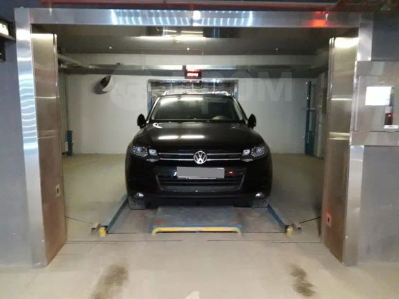 SUV   Volkswagen Touareg 2011 , 1550000 , 