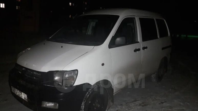    Toyota Town Ace 2000 , 240000 , -