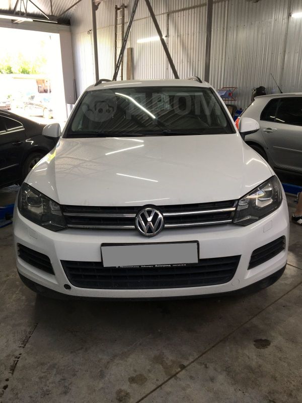 SUV   Volkswagen Touareg 2013 , 1400000 , 