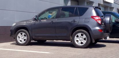 SUV   Toyota RAV4 2011 , 670000 , 