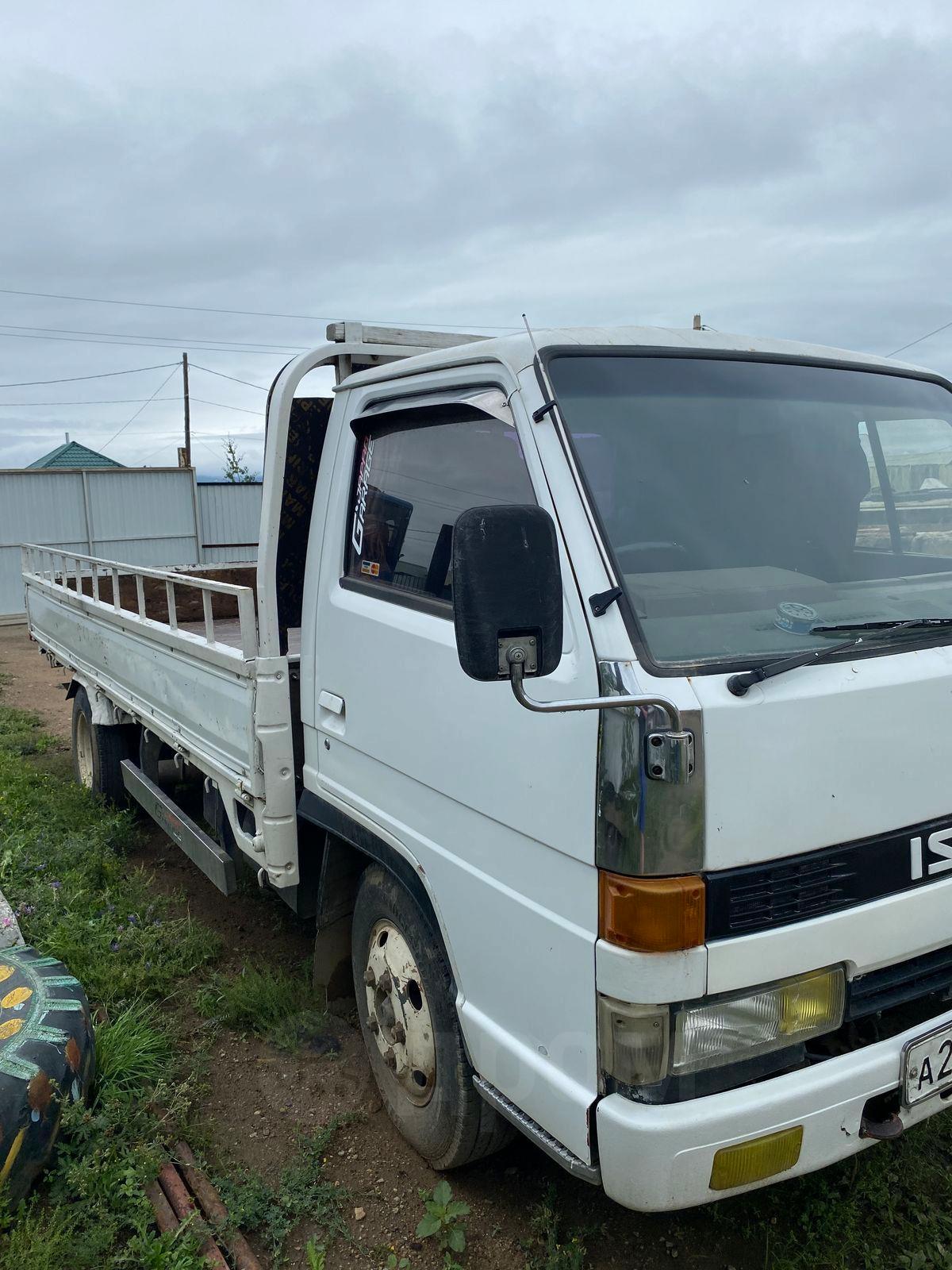 Купить Isuzu Elf Бортовой грузовик 1987 года в Гусиноозёрске: цена 510 000  руб., дизель, механика - Грузовики