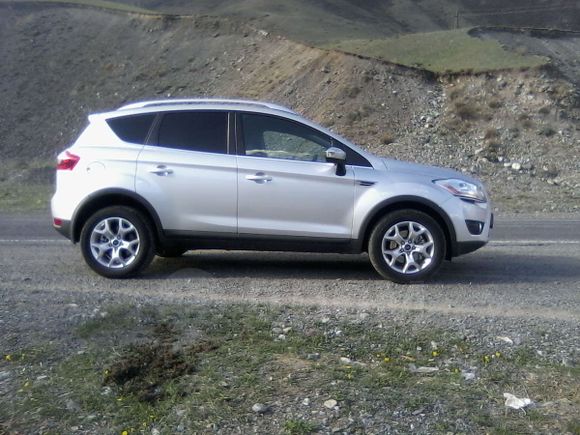 SUV   Ford Kuga 2011 , 999000 , -