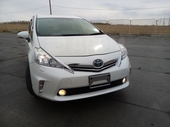    Toyota Prius Alpha 2013 , 1097000 , 