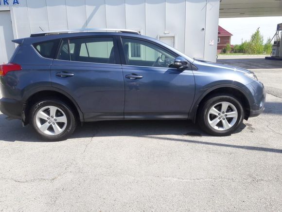 SUV   Toyota RAV4 2014 , 1400000 , 