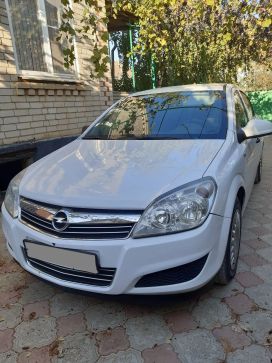  Opel Astra 2010 , 330000 , 