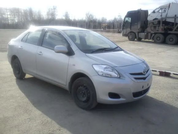  Toyota Belta 2006 , 400000 , 