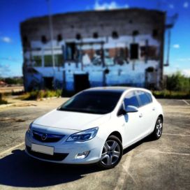 Opel Astra 2012 , 730000 , 