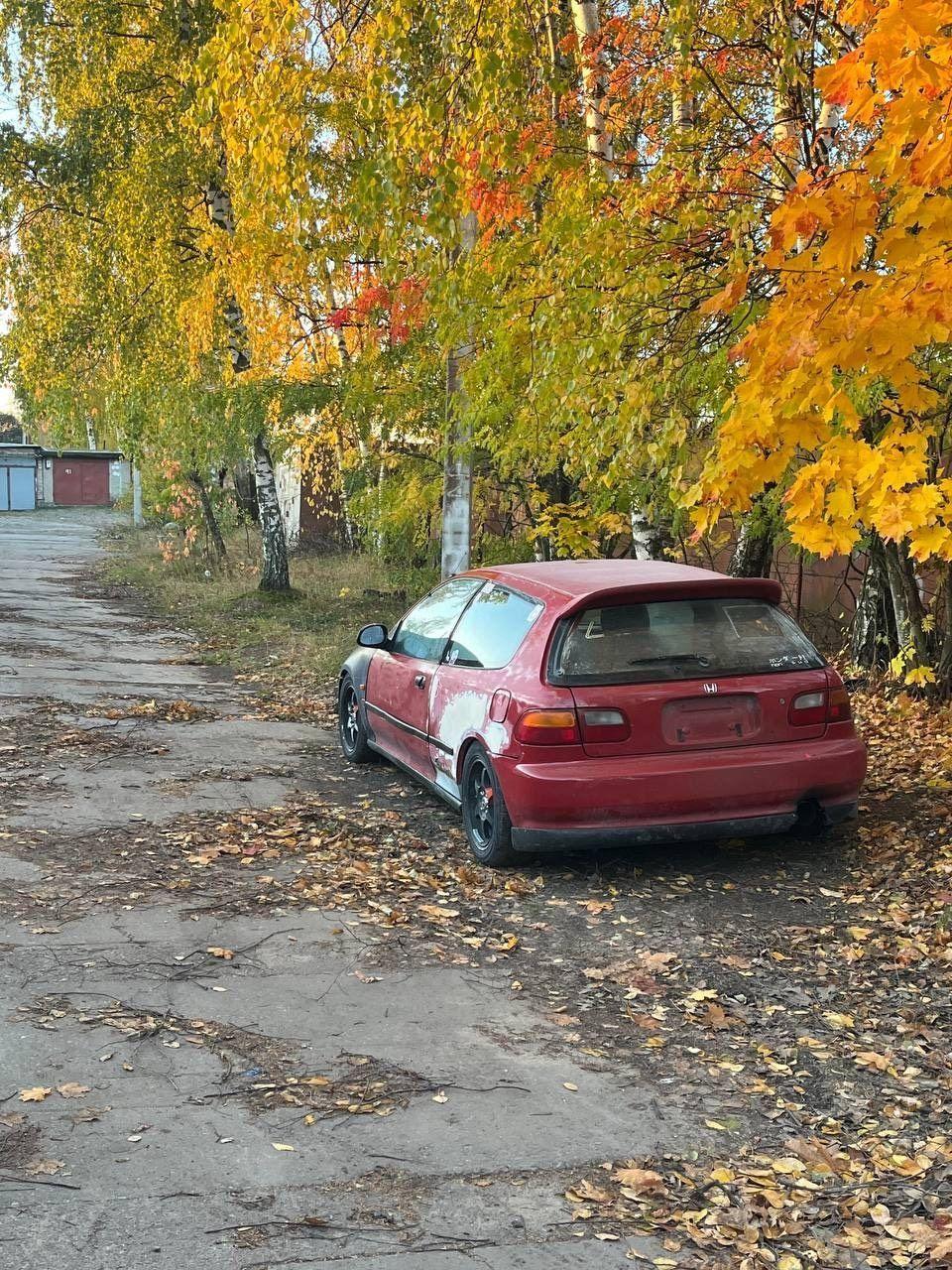 Купить Хонда Цивик в Сосновом Бору, Полы переварены, нужно красить, без  учёта и номеров, на учёт встанет легко, 1.5 литра, хэтчбек 3 дв.,  Ленинградская область