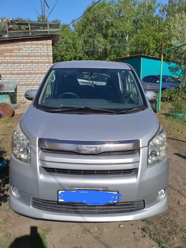    Toyota Noah 2009 , 1100000 , --