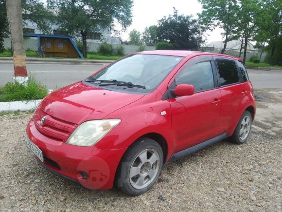  Toyota ist 2004 , 290000 , 