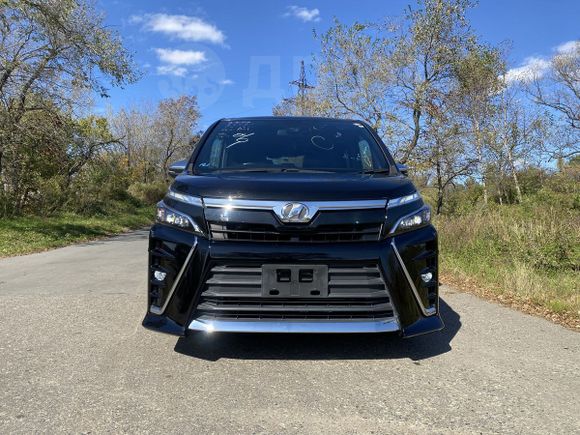    Toyota Voxy 2018 , 1850000 , 