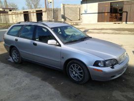 Volvo V40 2004 , 330000 , 