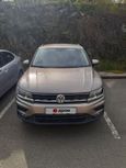 SUV   Volkswagen Tiguan 2019 , 1700000 ,  