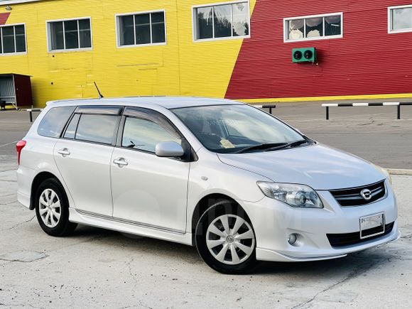  Toyota Corolla Fielder 2010 , 815000 , 