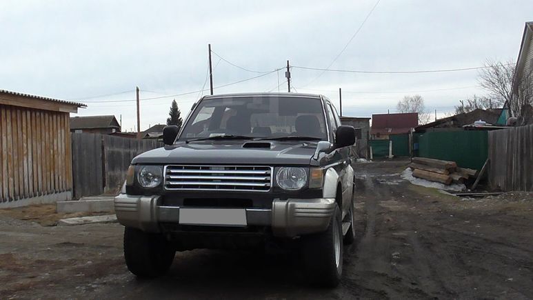  3  Mitsubishi Pajero 1992 , 300000 , 