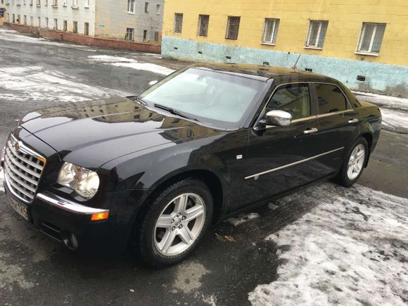  Chrysler 300C 2008 , 988000 , 