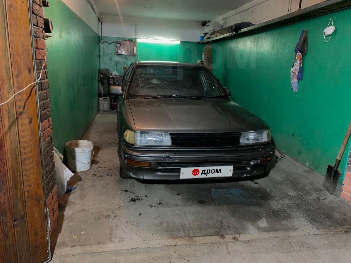 Toyota Corolla 1990 года в Барнауле, Продам трудягу-работягу, машина огонь,  обмен на более дорогую, на равноценную, на более дешевую, серый,  комплектация 1.3 Custom DX