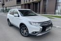 SUV   Mitsubishi Outlander 2015 , 2020000 , 