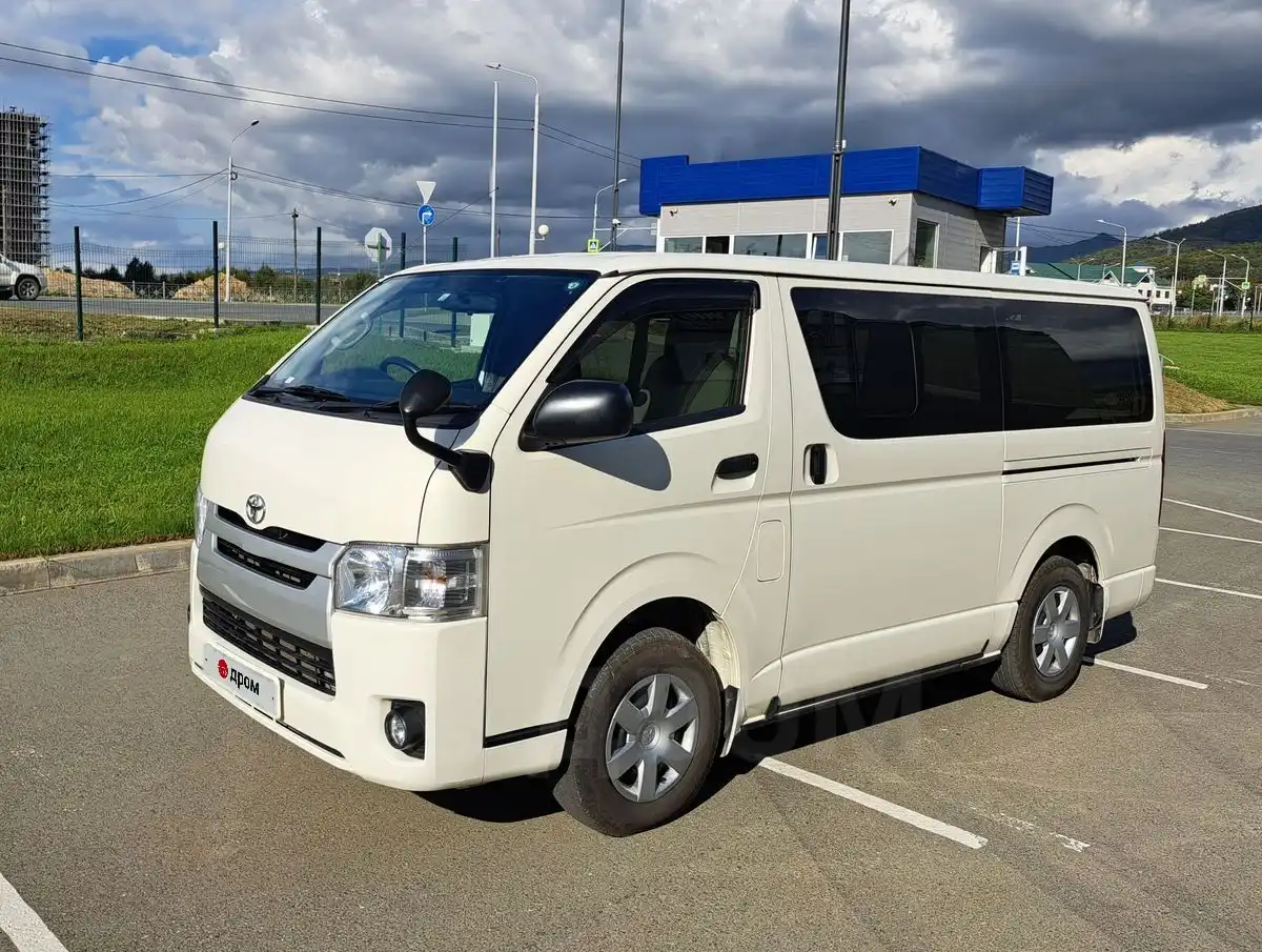 Hiace 2015 model 2025