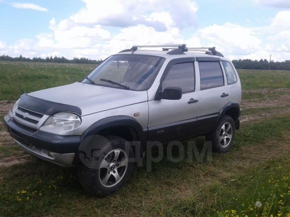 SUV   Chevrolet Niva 2004 , 200000 , 