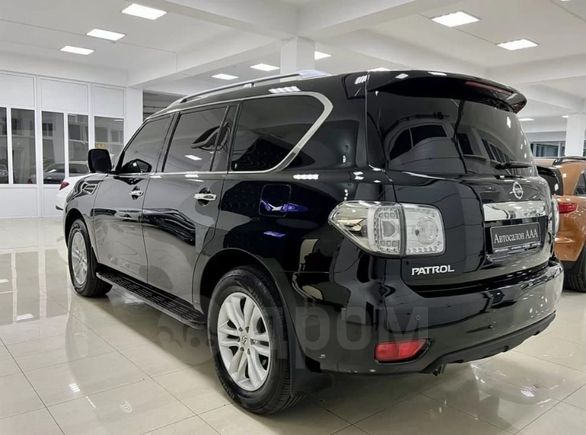 SUV   Nissan Patrol 2011 , 2200000 ,  