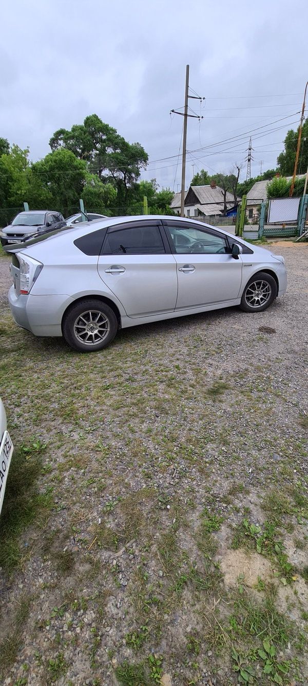  Toyota Prius 2011 , 750000 , 