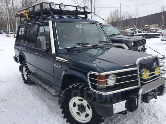 SUV   Mitsubishi Pajero 1988 , 500000 , --