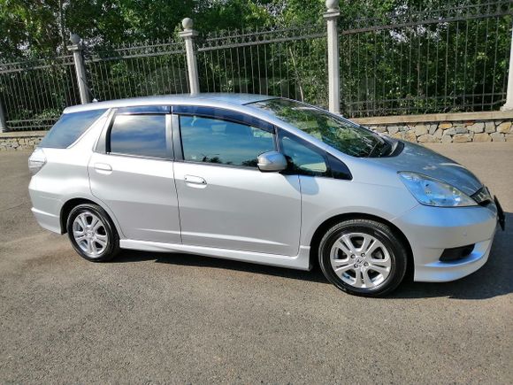  Honda Fit Shuttle 2011 , 690000 , 