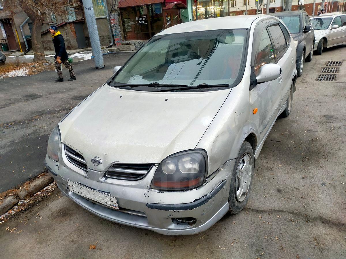 Купить Ниссан Тино 2001 Года
