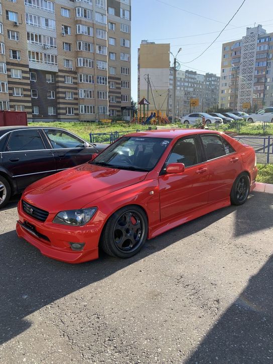 Тойота Альтеза оранжевая