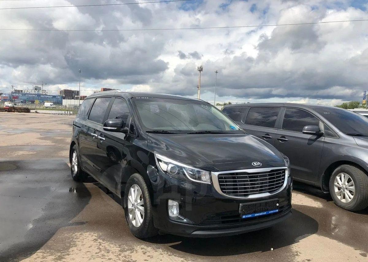 Kia Carnival 11 Seater