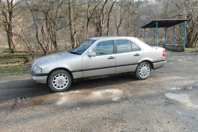 Mercedes-Benz C-Class 1996 , 250000 , 