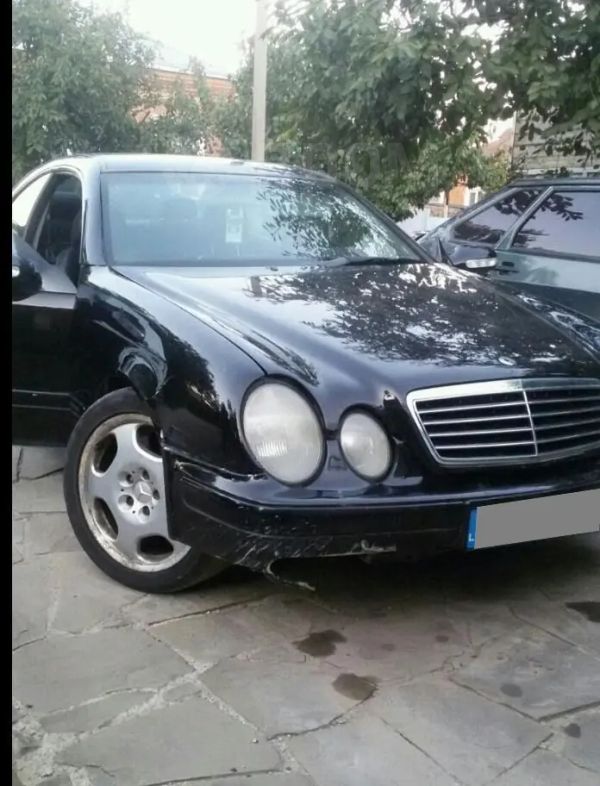  Mercedes-Benz CLK-Class 2001 , 180000 , 