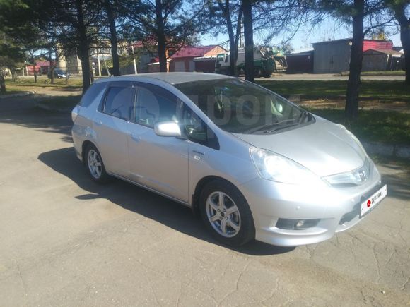  Honda Fit Shuttle 2013 , 695000 , 